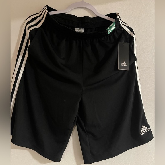 Brand New Adidas Basketball Shorts Black Size XL 18/20 - Picture 1 of 3